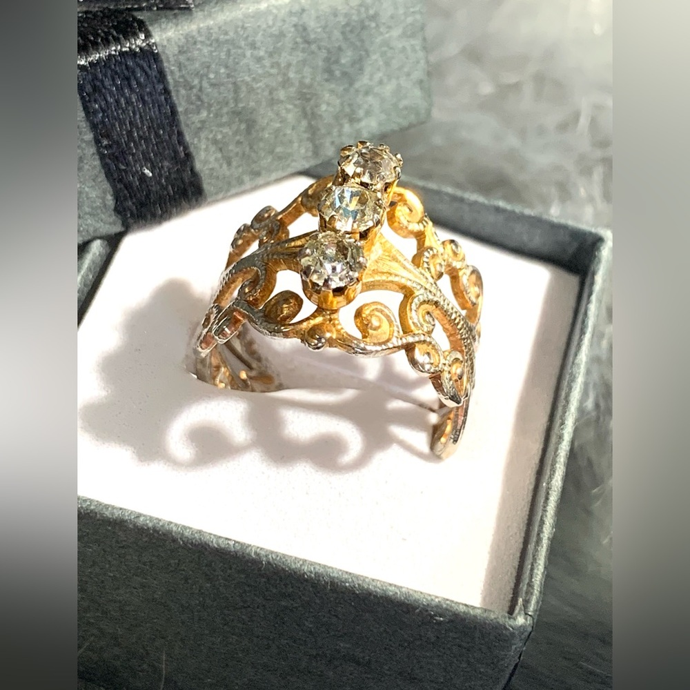 Vintage Gold toned Filigree Crystal Accent Women's Ring